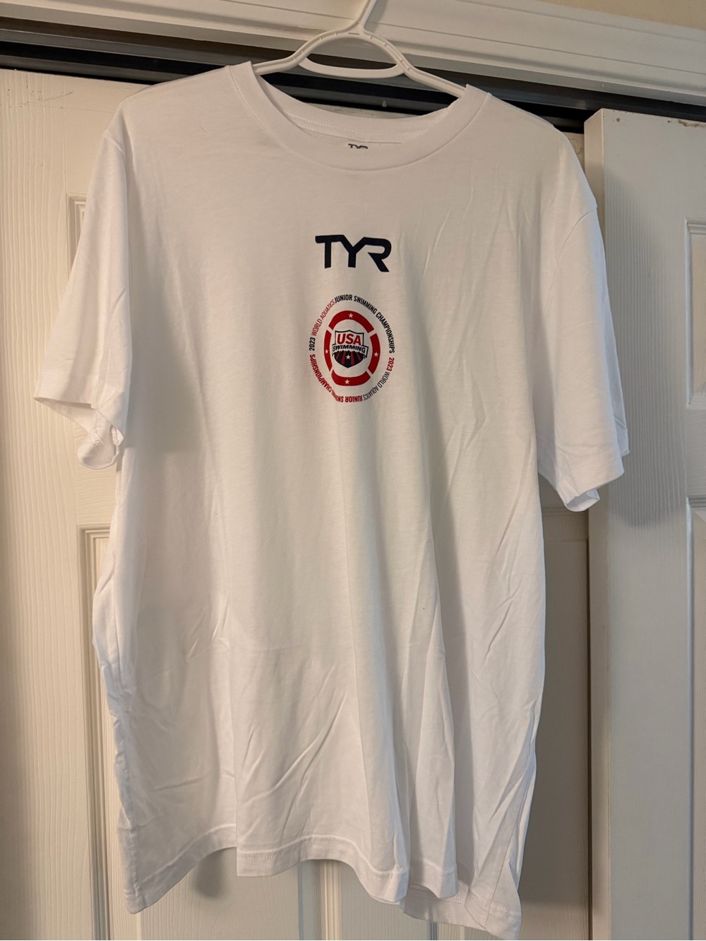TYR Men’s XL USA Swimming Crew Neck 2023 World Aquatics Jr. Swim Championships